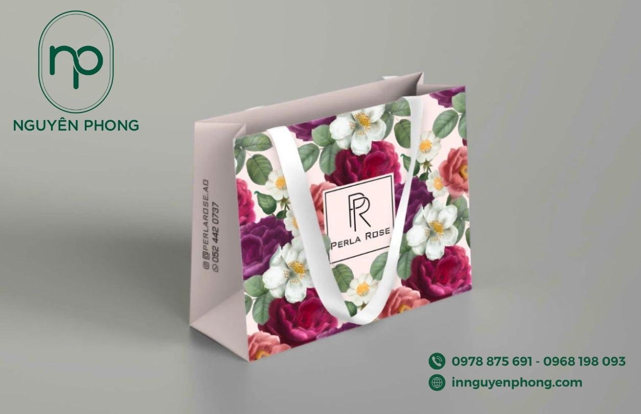 Mẫu túi giấy đựng hoa thiết kế đẹp